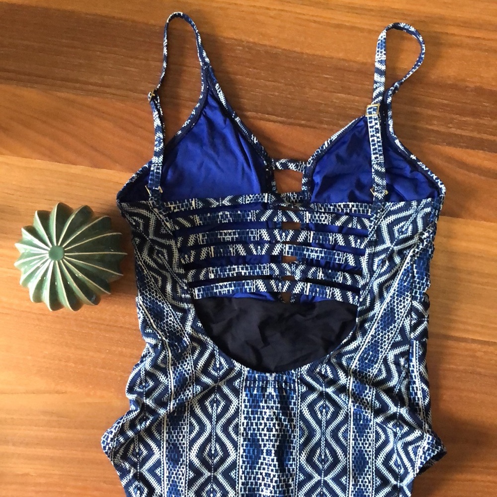 La Blanca One-piece swimming suit🌷 - Picture 5 of 7
